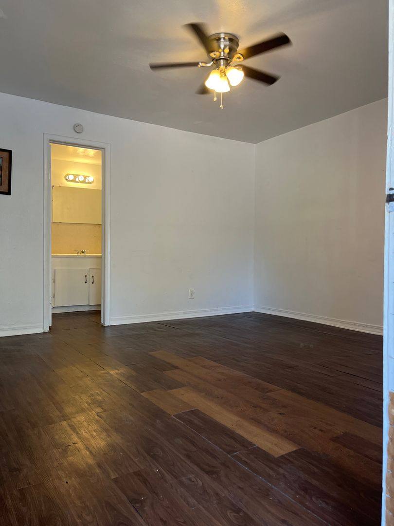 Apartment for rent at 5108-5110 Bryan St, Dallas, TX 75206