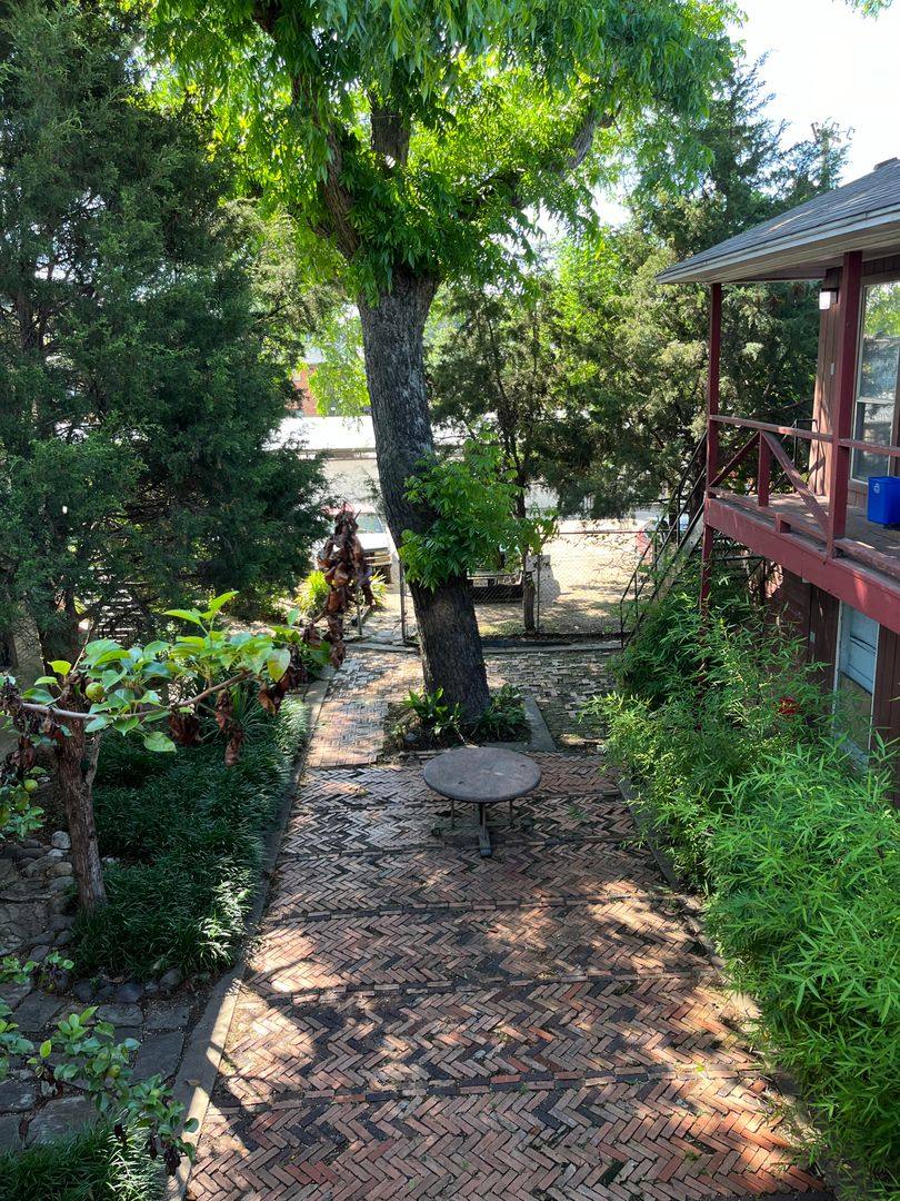 Apartment for rent at 5108-5110 Bryan St, Dallas, TX 75206