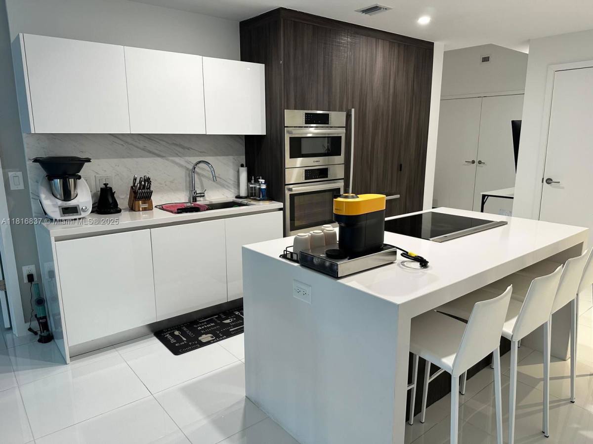 Apartment for rent at 851 NE 1st Ave #1108, Miami, FL 33132