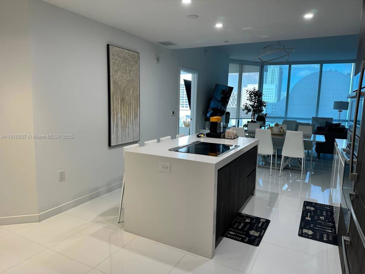 Apartment for rent at 851 NE 1st Ave #1108, Miami, FL 33132
