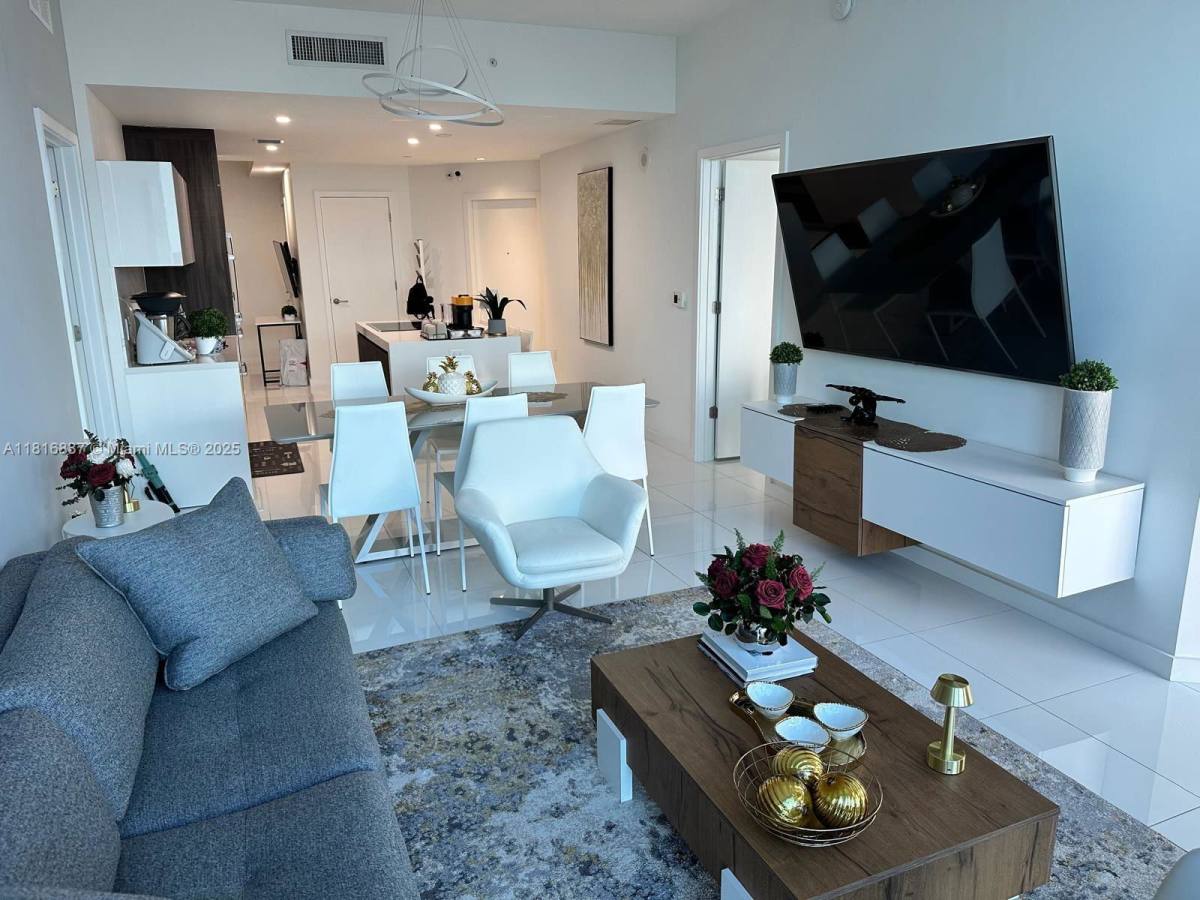 Apartment for rent at 851 NE 1st Ave #1108, Miami, FL 33132