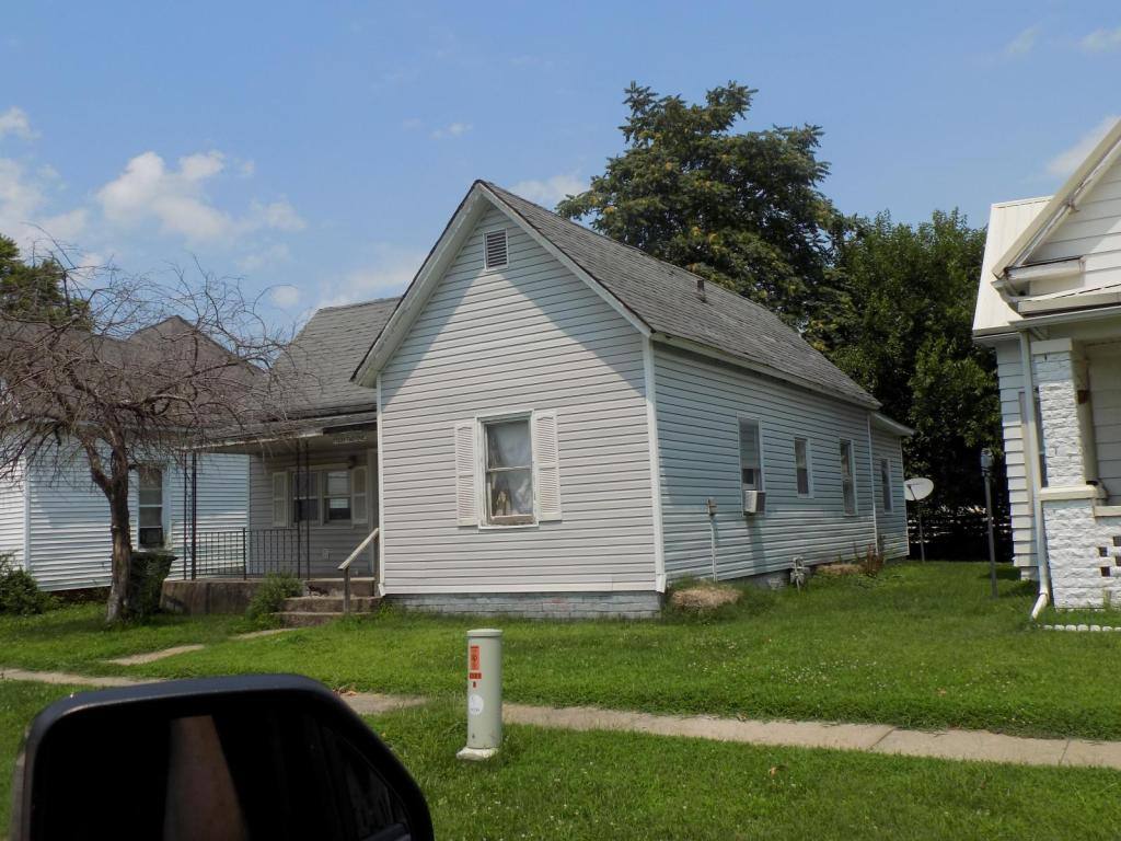421 Barrow St, Moberly, MO 65270