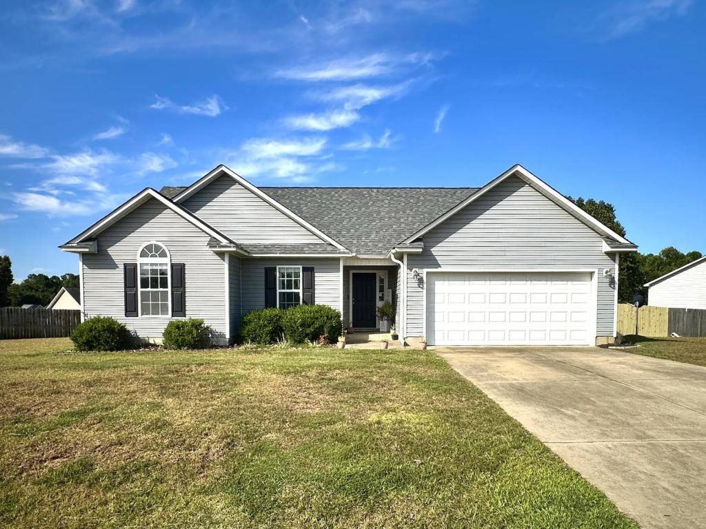 591 Copper Creek Dr, Raeford, NC 28376 - House For Rent