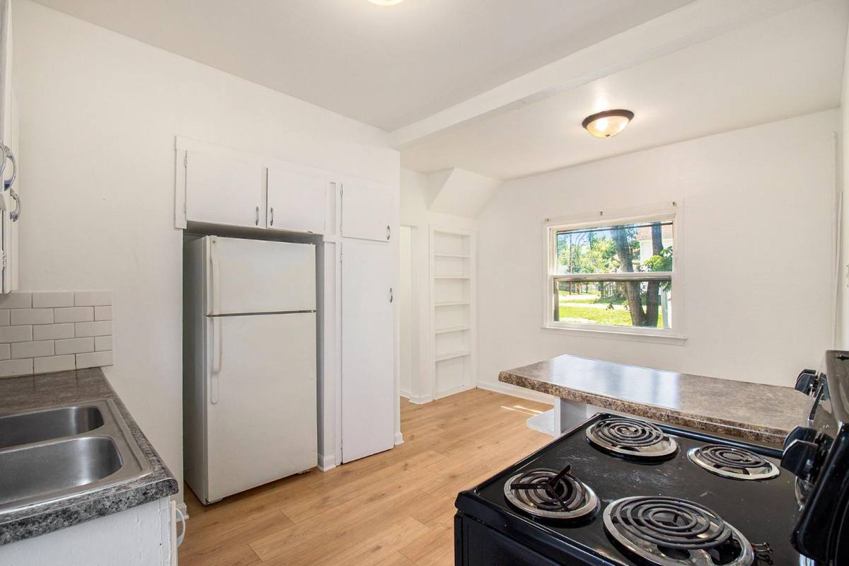 1017 N Martin Luther King Jr Blvd, Lansing, MI 48915 - Apartment For Rent