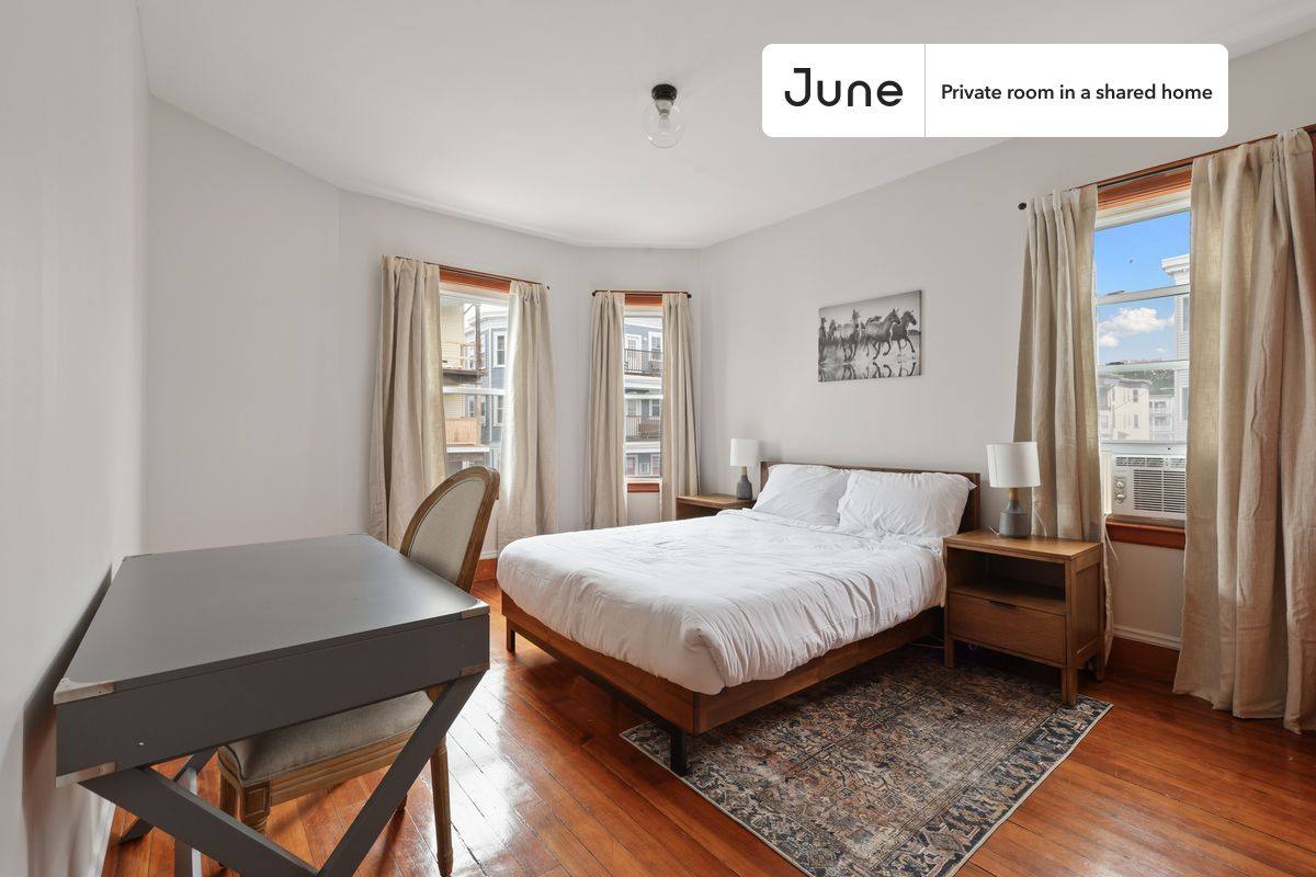 11 Baird St, Dorchester Center, MA 02124