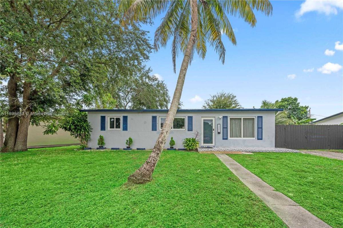 1320 NE 210th Terrace, Miami, FL 33179