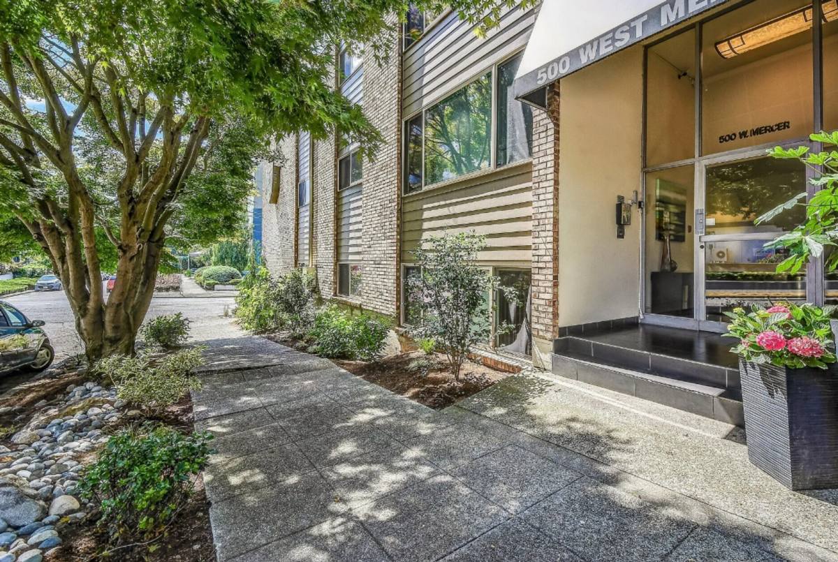 Apartment for rent at 500 W Mercer St, Seattle, WA 98119