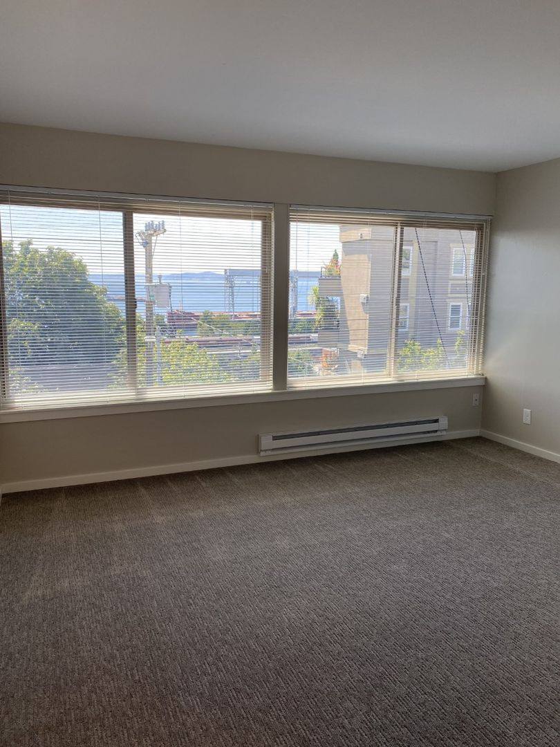 Apartment for rent at 500 W Mercer St, Seattle, WA 98119