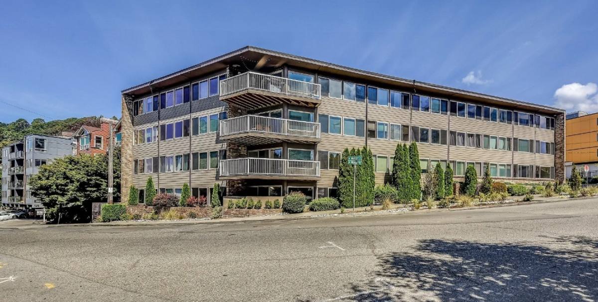 Apartment for rent at 500 W Mercer St, Seattle, WA 98119