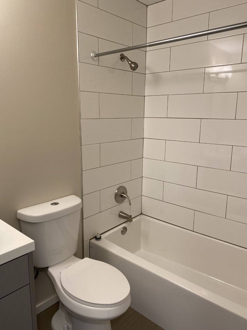Apartment for rent at 500 W Mercer St, Seattle, WA 98119