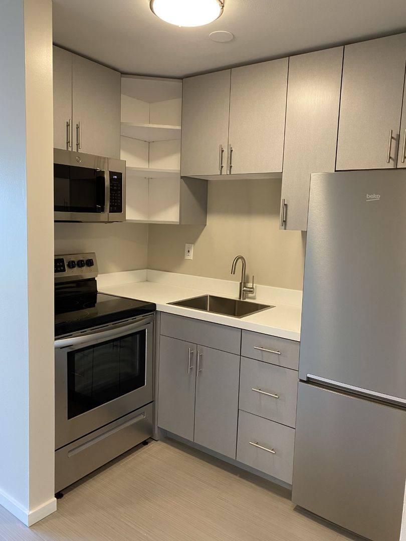 Apartment for rent at 500 W Mercer St, Seattle, WA 98119