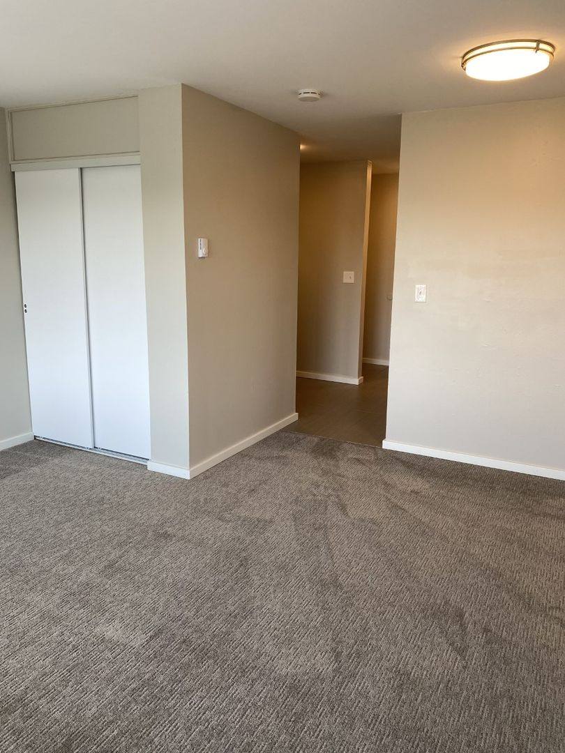 Apartment for rent at 500 W Mercer St, Seattle, WA 98119