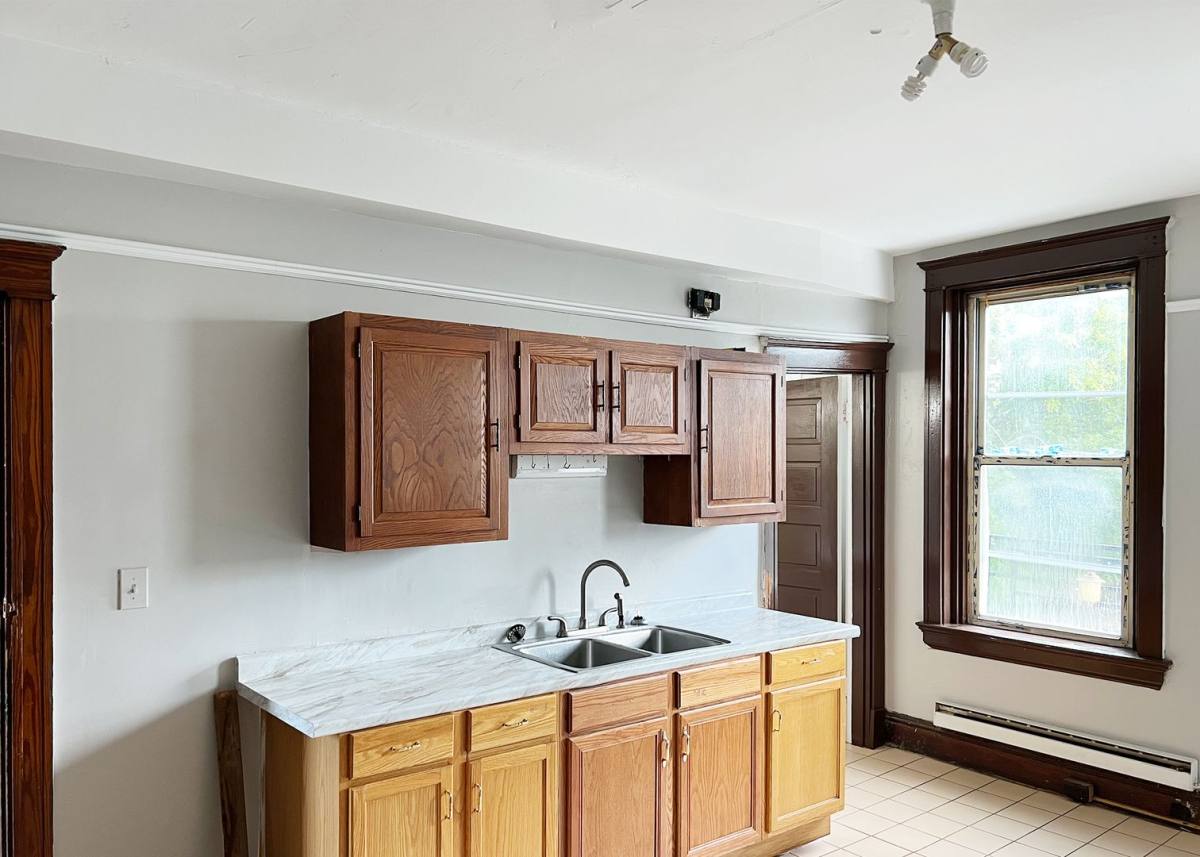 Apartment for rent at 3211 Jefferson Ave, Cincinnati, OH 45220