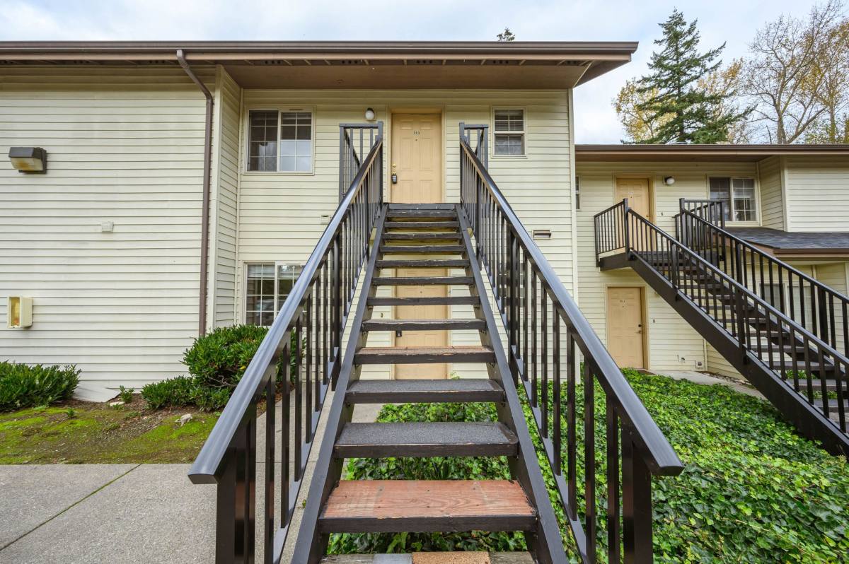 Apartment for rent at 3206 W Maplewood, Bellingham, WA 98225