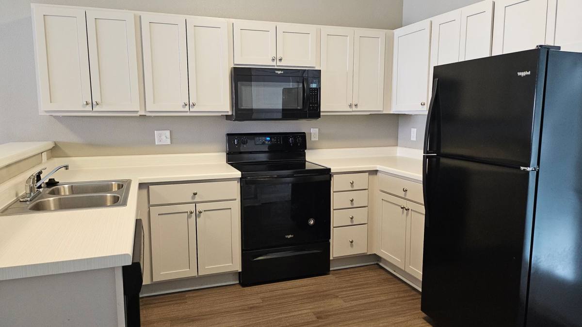 Townhouse for rent at 1218 34th St, Des Moines, IA 50311