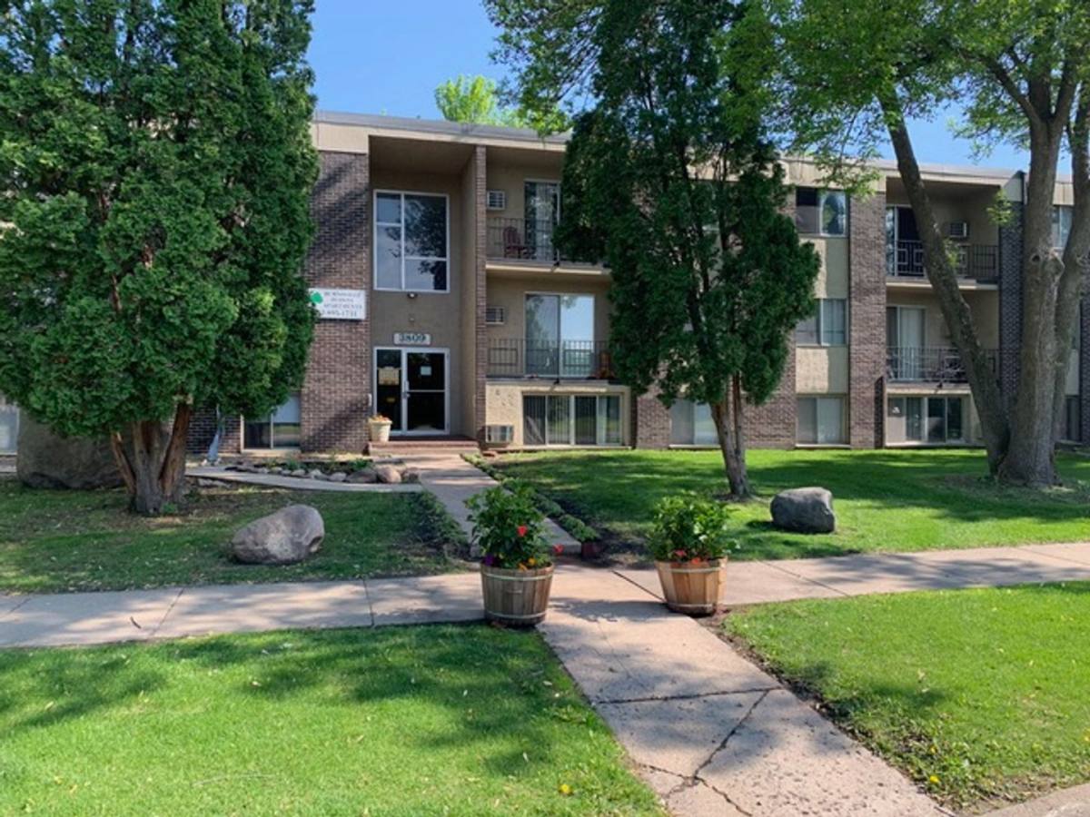 Apartment for rent at 3809 Sibley St, Burnsville, MN 55337