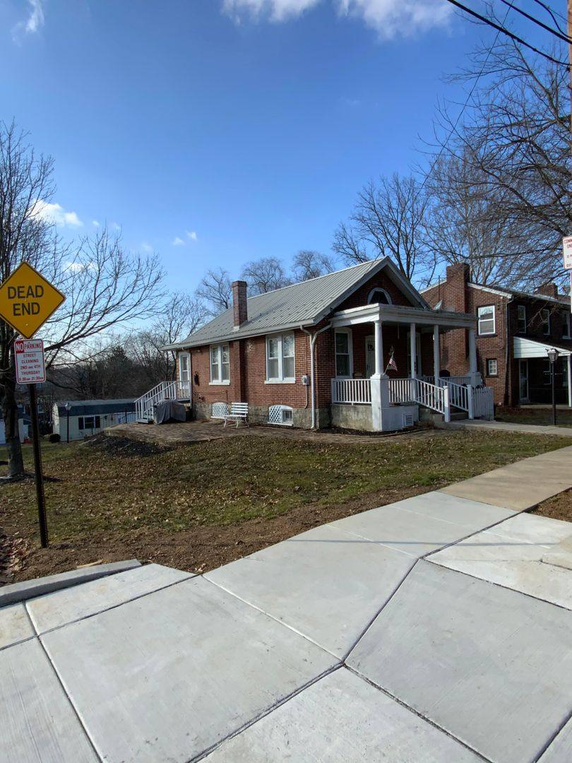 House for rent at 850 Highland Ave, Lancaster, PA 17603