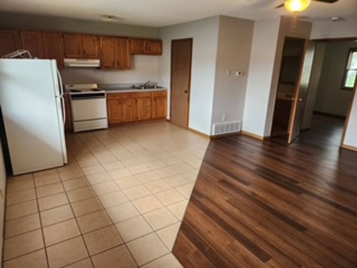 Apartment for rent at 405 4th St, Delhi, IA 52223