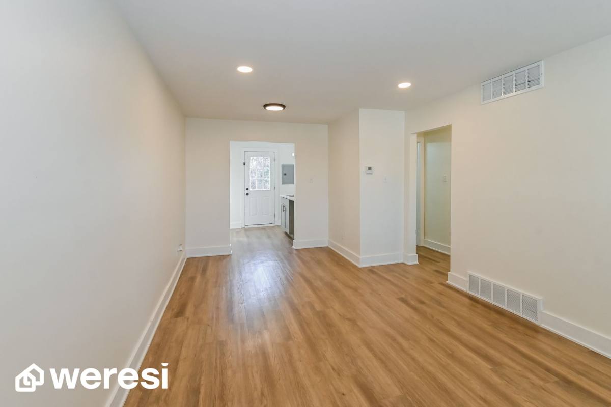 Apartment for rent at 160 Hayden Place, Memphis, TN 38111