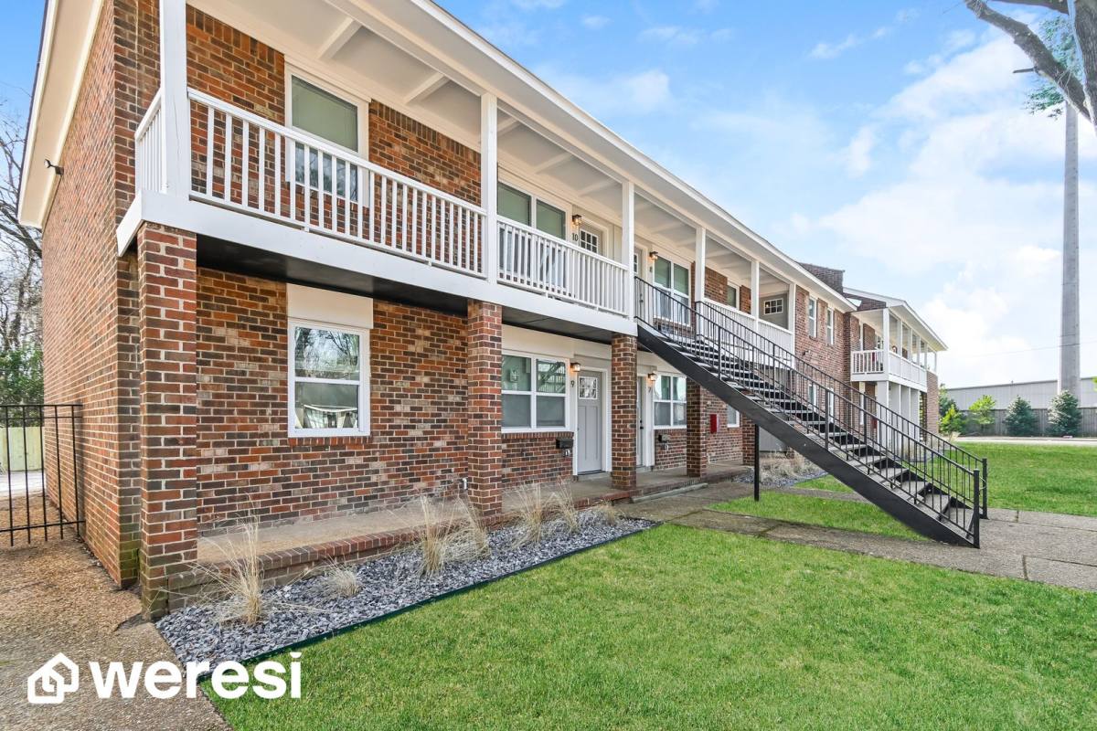 Apartment for rent at 160 Hayden Place, Memphis, TN 38111