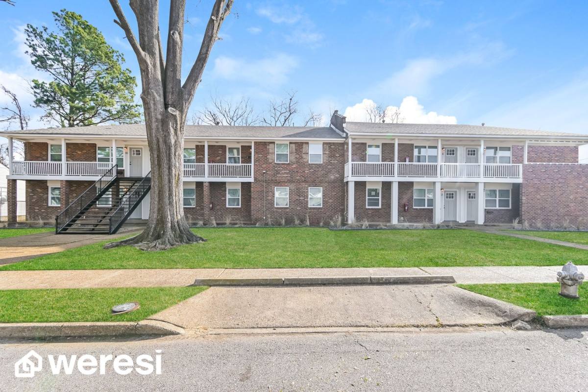 Apartment for rent at 160 Hayden Place, Memphis, TN 38111