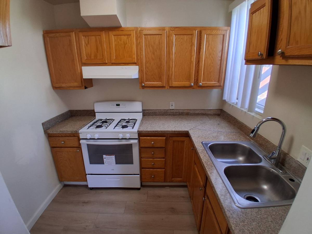 Apartment for rent at 1536-38 Locust Ave, Long Beach, CA 90813