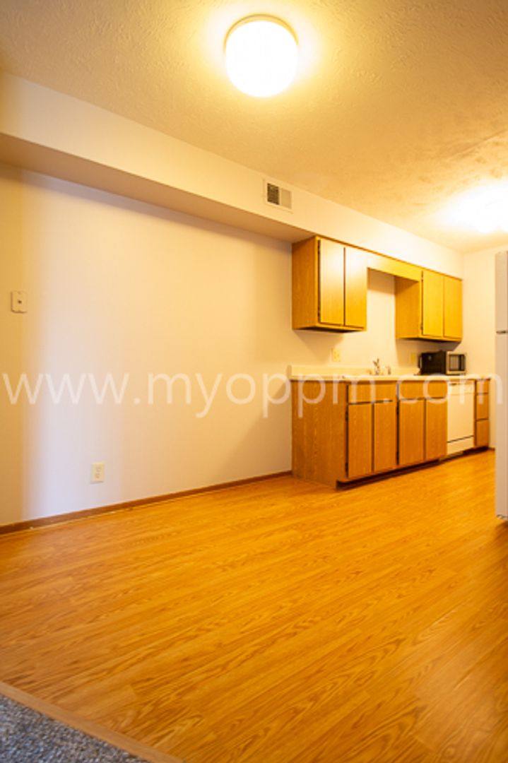 Apartment for rent at 1711 1715 N, Omaha, NE 68114