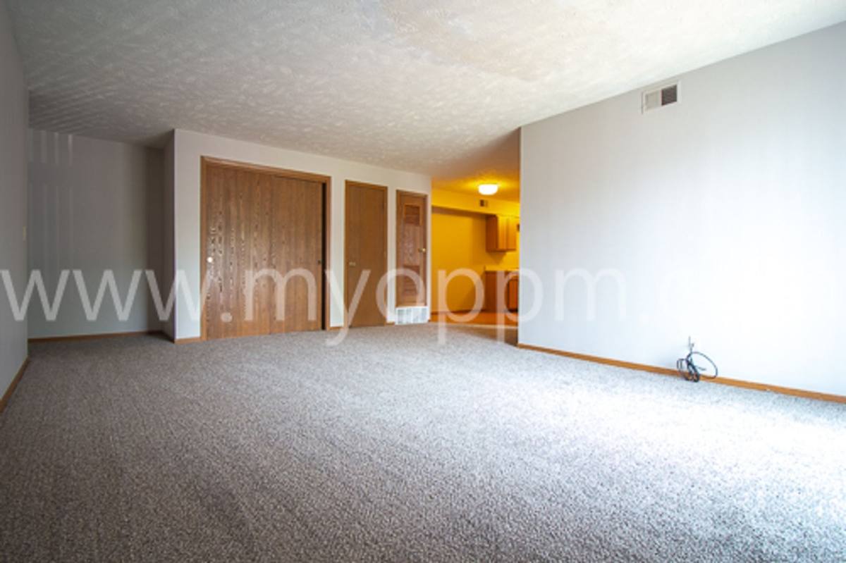 Apartment for rent at 1711 1715 N, Omaha, NE 68114