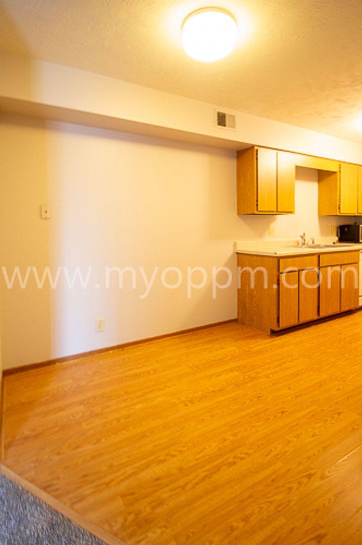 Apartment for rent at 1711 1715 N, Omaha, NE 68114