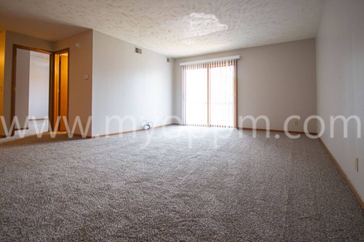 Apartment for rent at 1711 1715 N, Omaha, NE 68114