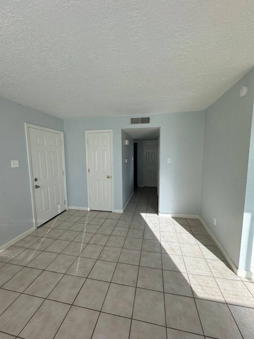 Apartment for rent at 250 Village Dr, Los Lunas, NM 87031