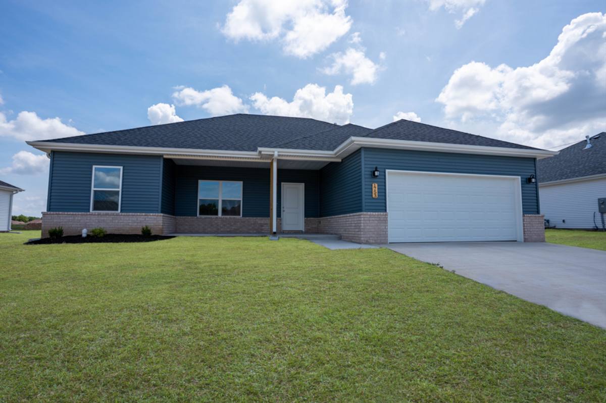 House for rent at 1753 Cash Dr, Mount Vernon, MO 65712