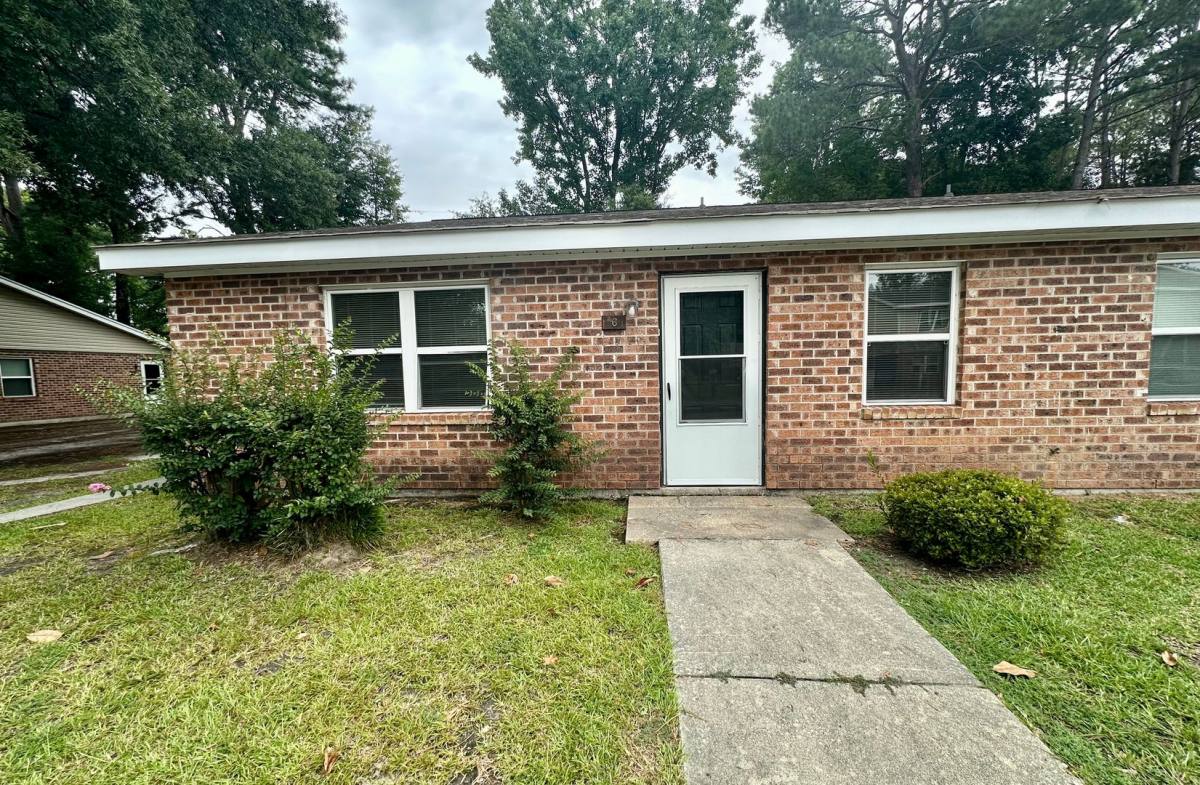 Apartment for rent at 861 Carolina Ave, Sumter, SC 29150