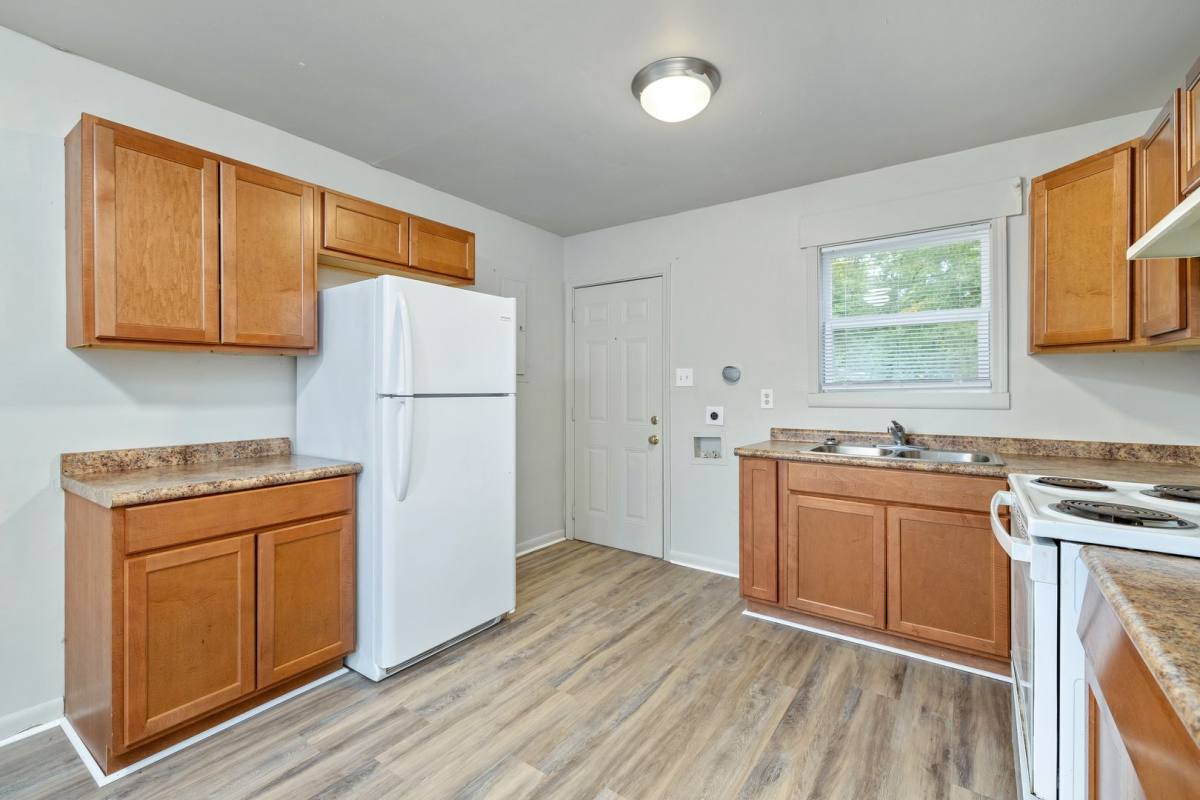 Apartment for rent at 861 Carolina Ave, Sumter, SC 29150