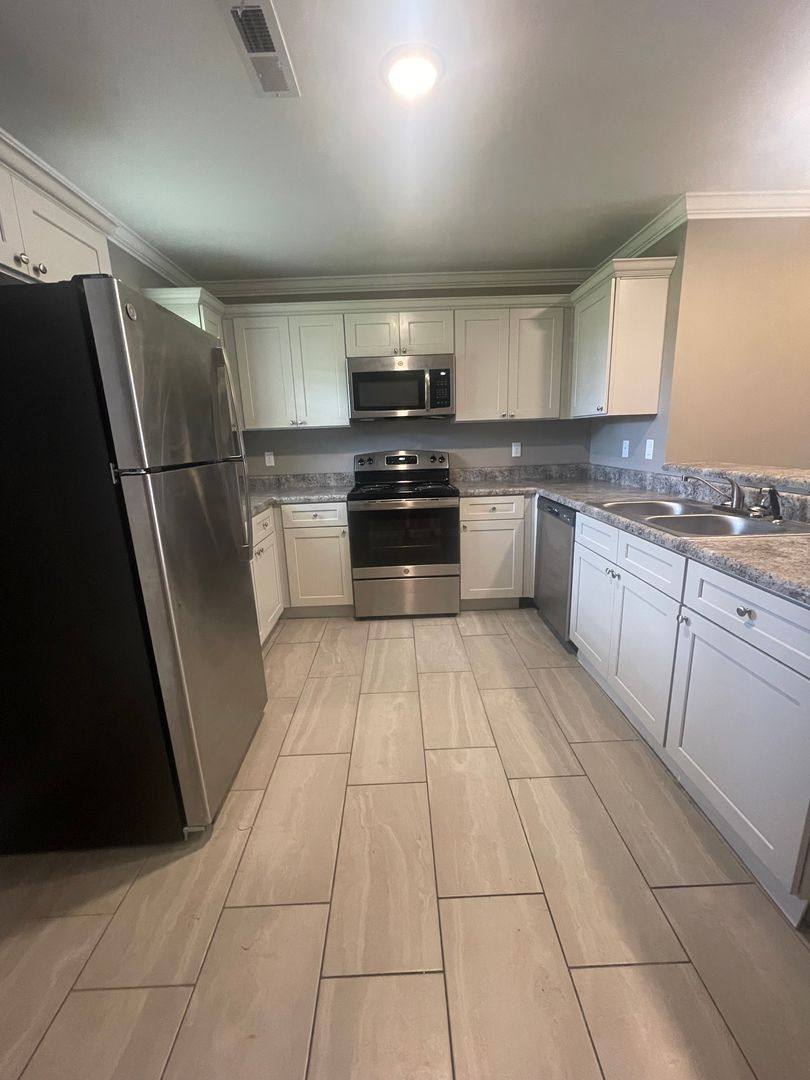 Apartment for rent at 400 Star Hill Place, Rogersville, AL 35652