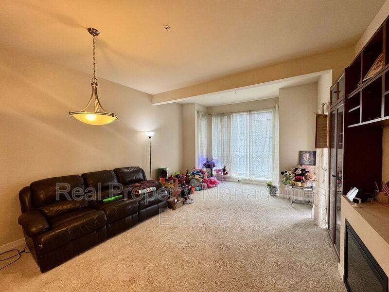 Condo for rent at 2222 152nd Ave NE #306, Redmond, WA 98052