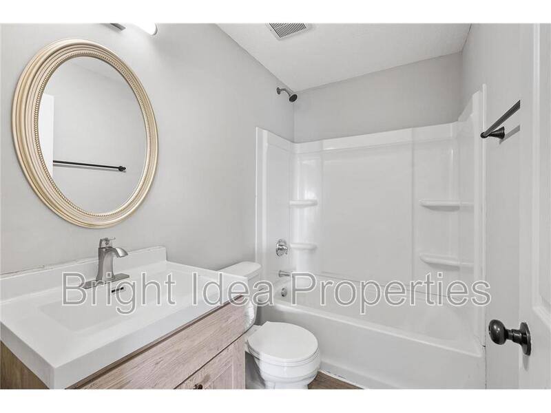 Apartment for rent at 1051 Arkwright St #4, Saint Paul, MN 55130