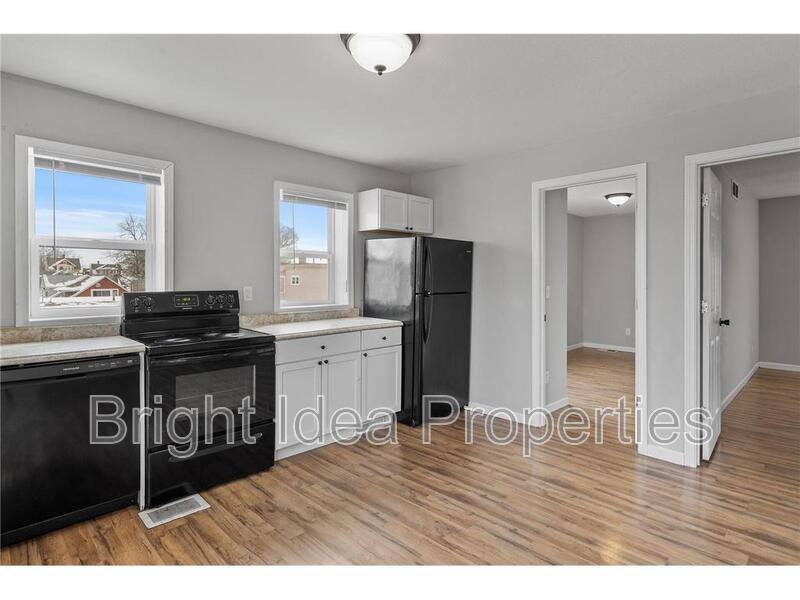 Apartment for rent at 1051 Arkwright St #4, Saint Paul, MN 55130