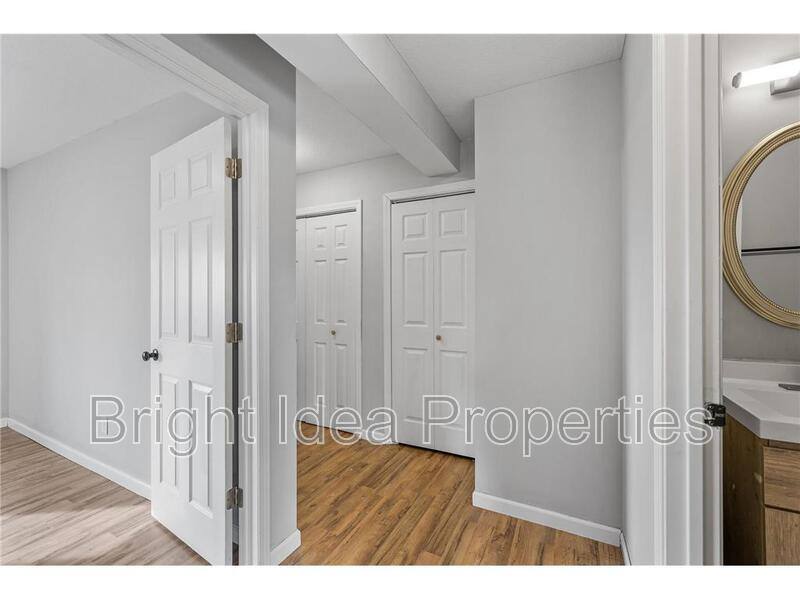 Apartment for rent at 1051 Arkwright St #4, Saint Paul, MN 55130