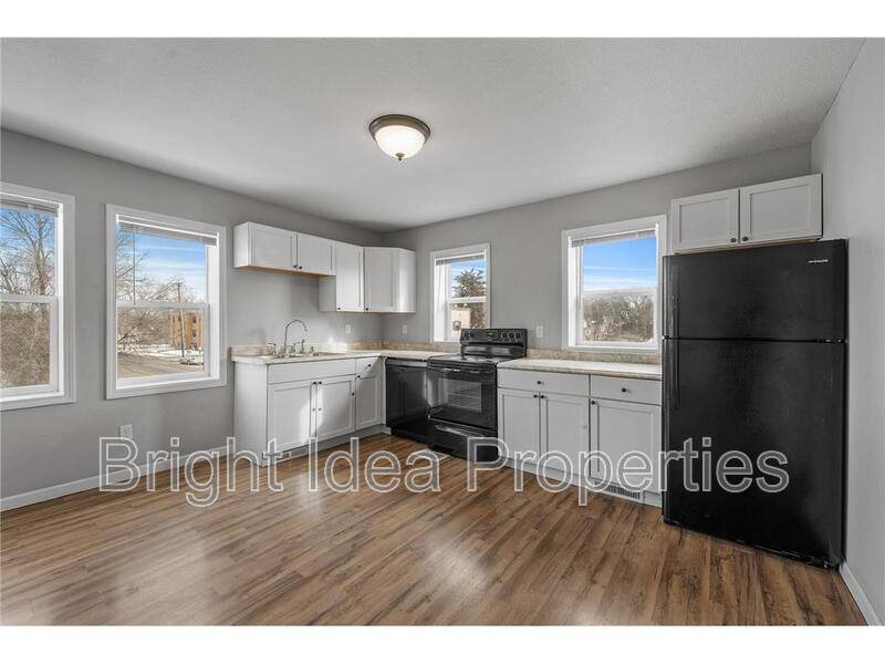Apartment for rent at 1051 Arkwright St #4, Saint Paul, MN 55130