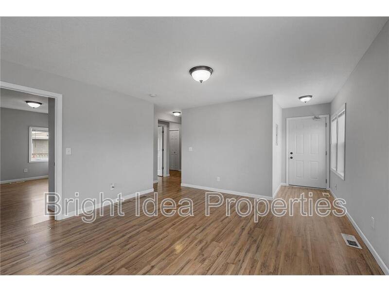 Apartment for rent at 1051 Arkwright St #4, Saint Paul, MN 55130
