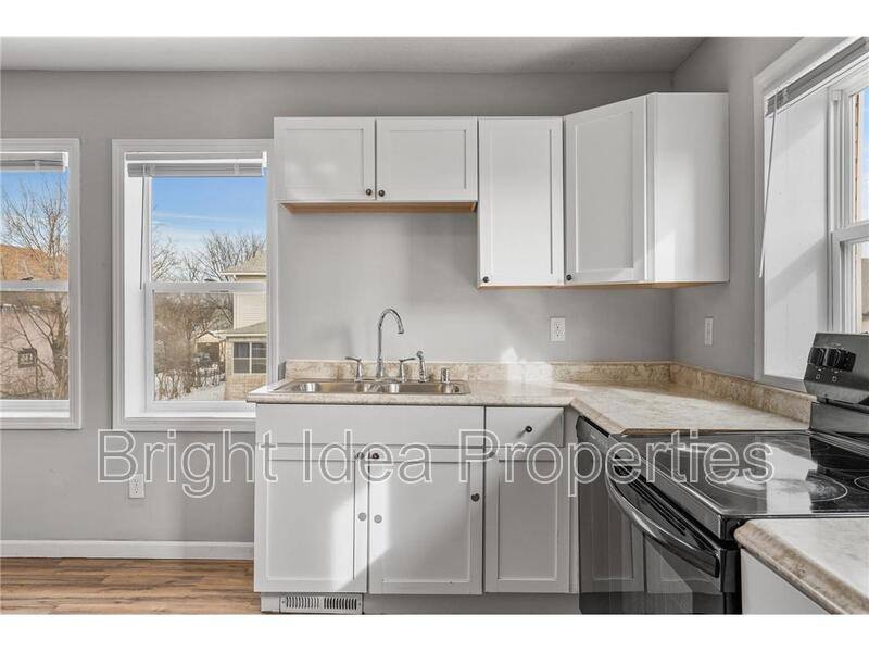 Apartment for rent at 1051 Arkwright St #4, Saint Paul, MN 55130