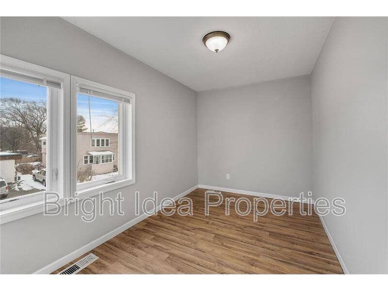 Apartment for rent at 1051 Arkwright St #4, Saint Paul, MN 55130