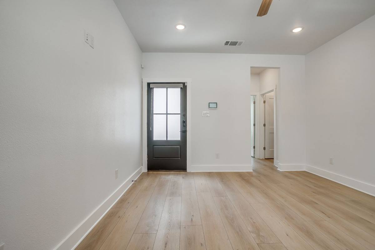 Apartment for rent at 2811 Forest Park Blvd, Fort Worth, TX 76110