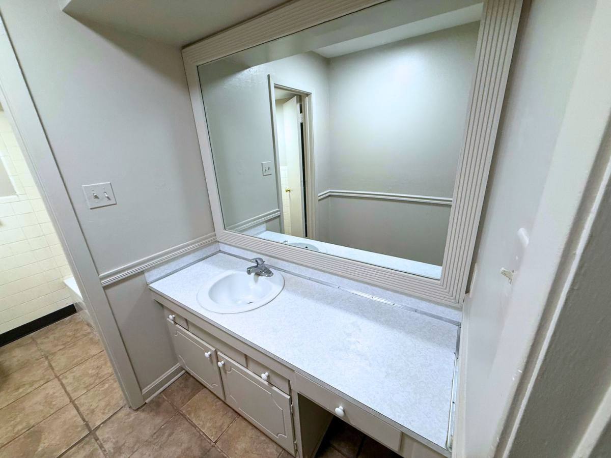 Apartment for rent at 2705 1 2 45th St, Meridian, MS 39305