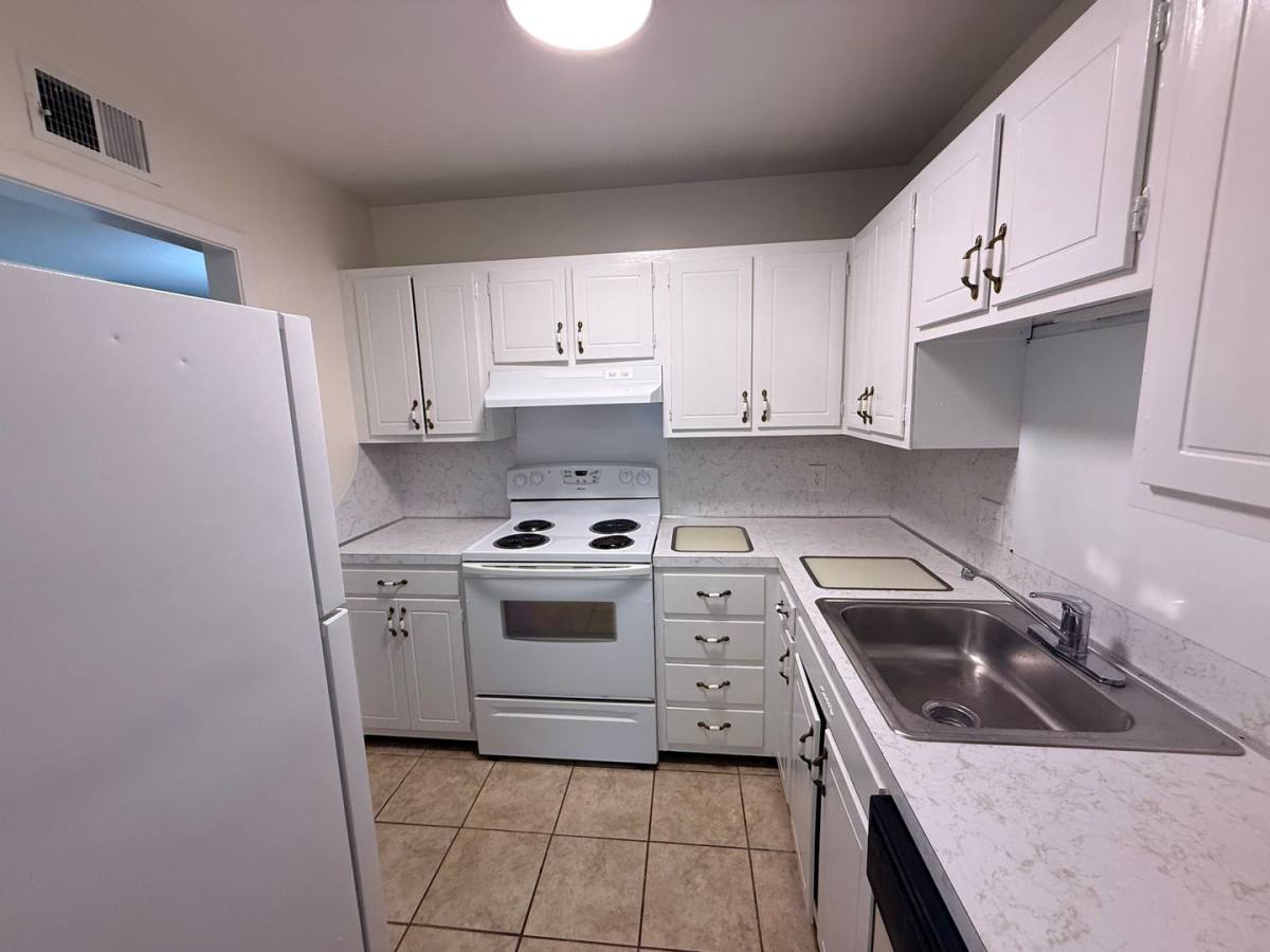 Apartment for rent at 2705 1 2 45th St, Meridian, MS 39305