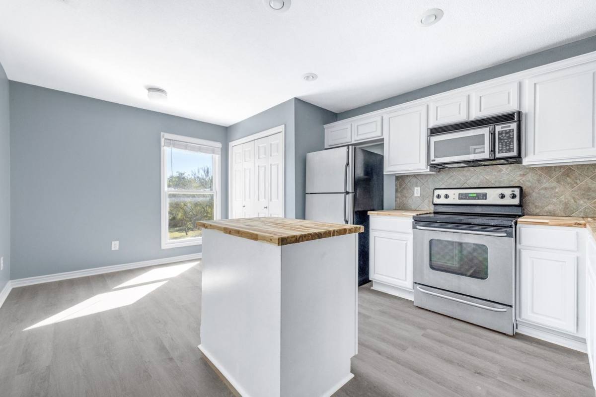 Apartment for rent at 805 N Main St, Salado, TX 76571