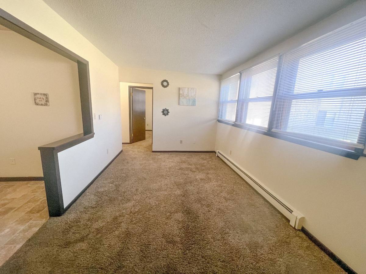Apartment for rent at 1910-1914 Casady Dr, Des Moines, IA 50315