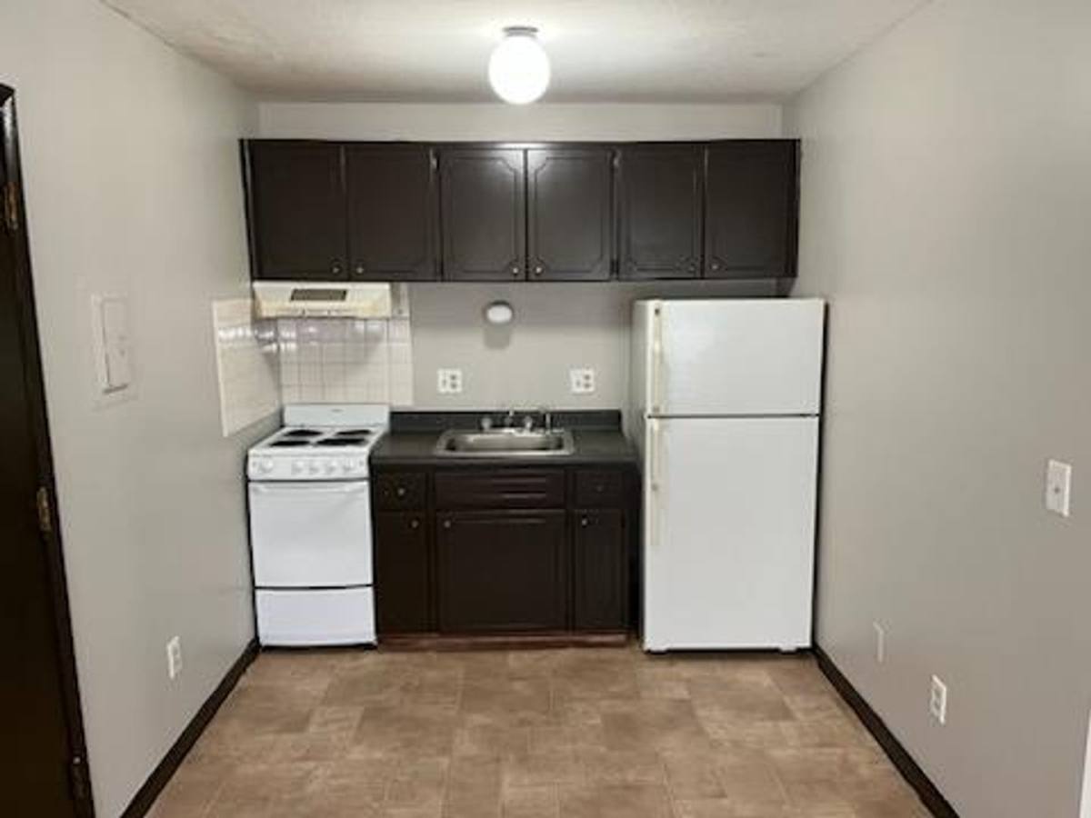 Apartment for rent at 1910-1914 Casady Dr, Des Moines, IA 50315