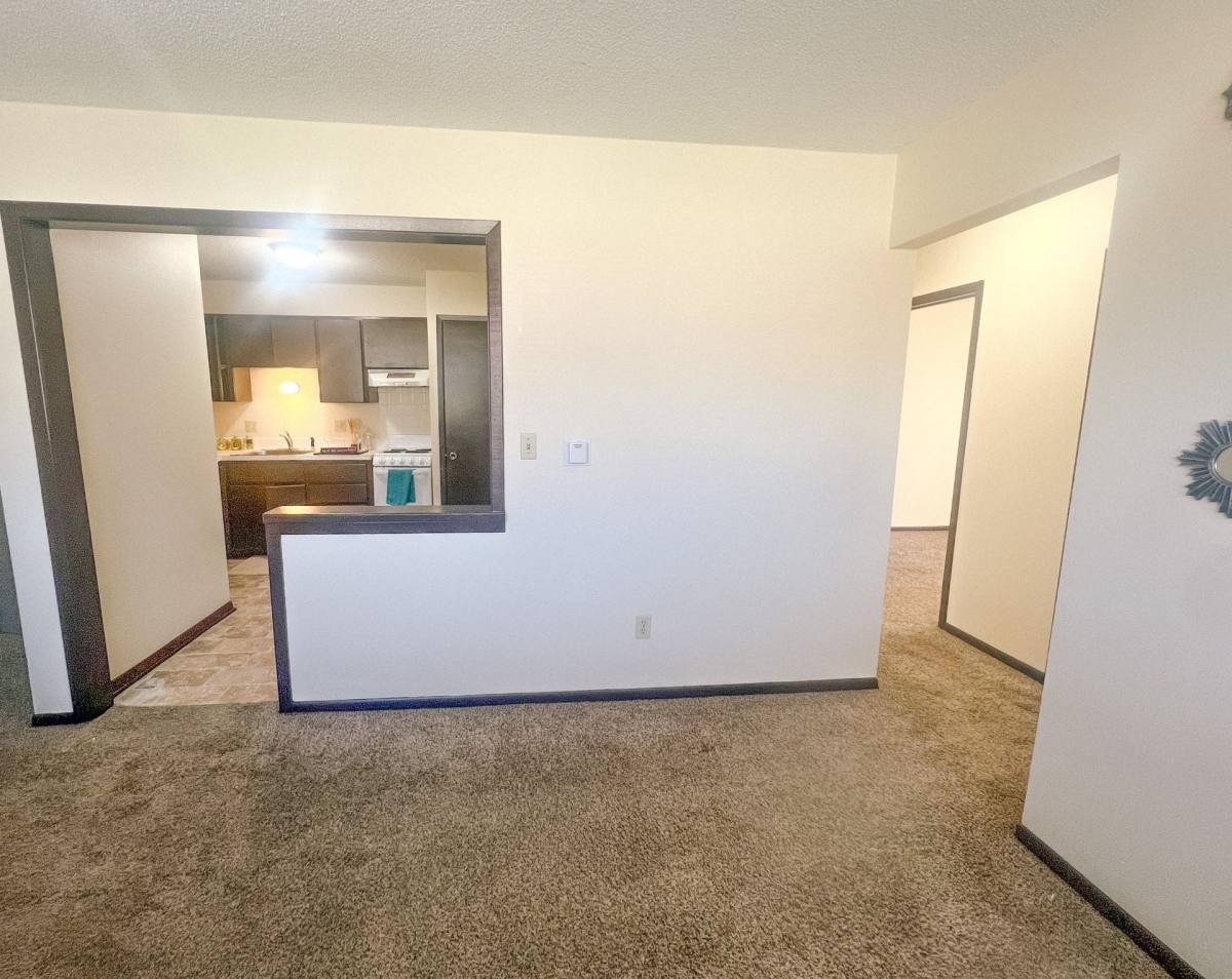 Apartment for rent at 1910-1914 Casady Dr, Des Moines, IA 50315